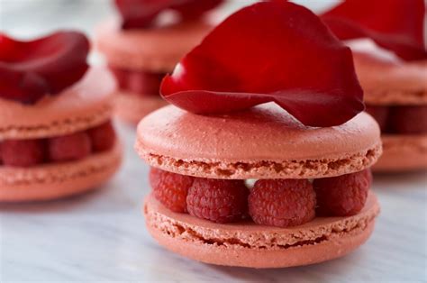 pierre herme's ispahan macaron